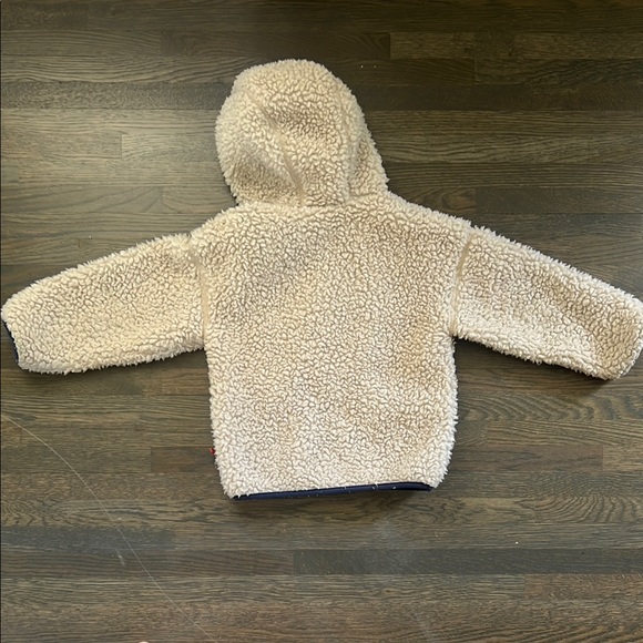 Patagonia Cream and Navy Sherpa Jacket - Picture 3 of 4